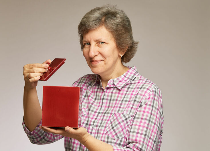 GABRIELE Auf den Cent genau! Wenn jemand der Sache ordentlich auf den Grund geht, dann ist es diese passionierte Buchhalterin.