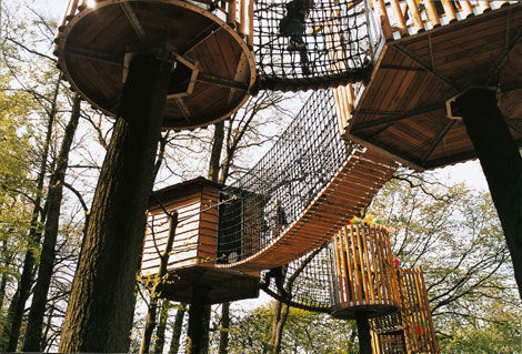 Der Schaukelwagen wird heute von Werkform produziert, die eigentlich ganz tolle Baumwipfelpfade bauen