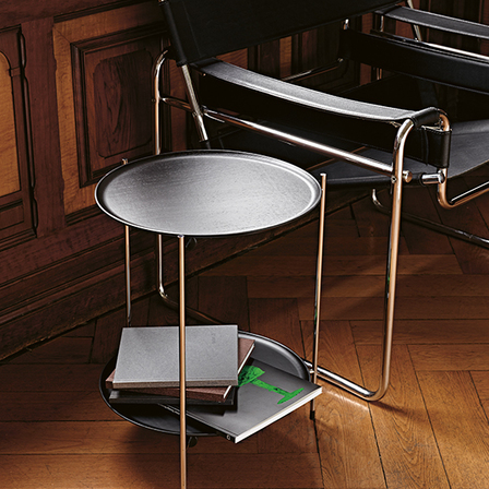Der  Beistelltisch von Egon Eiermann, in der hochwertigen Ausführung von Tecnolumen, ist in seiner zeitlosen Eleganz längst ein Designklassiker.