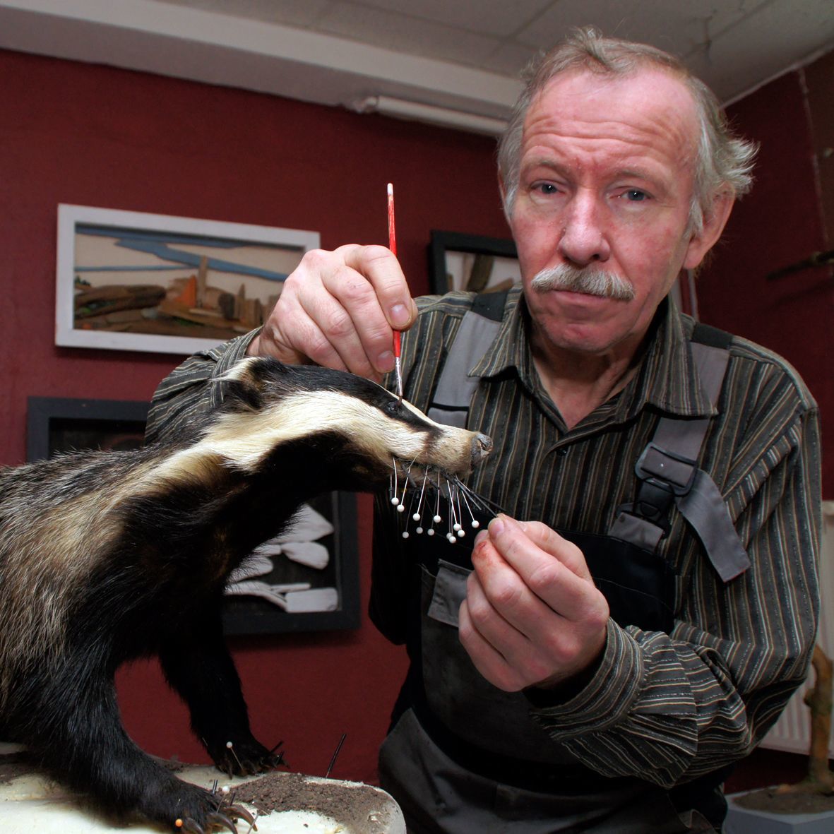 Restauration und Präparation sind Domämen, die ausschließlich auf Handarbeit angewiesen sind. Jedes Objekt als Einzelstück zu begreifen bedeutet hier auch Hand anzulegen.