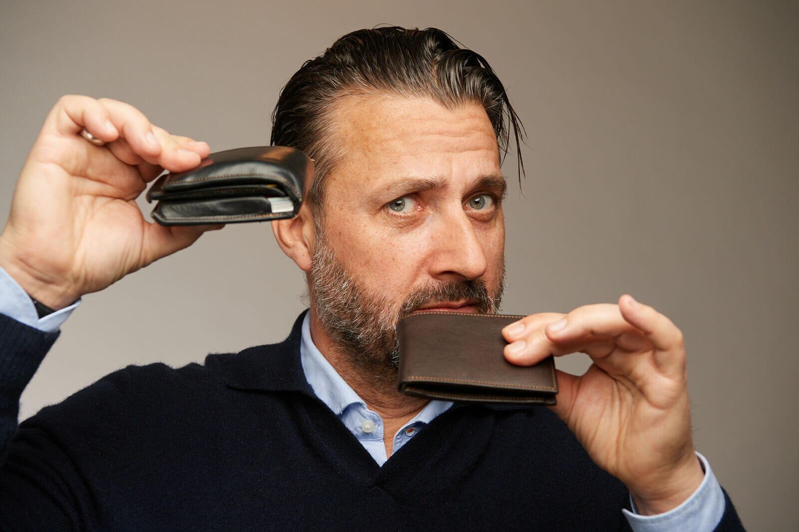 Portemonnaie NAHE in mocca in meinem Gebrauch und einmal nagelneu