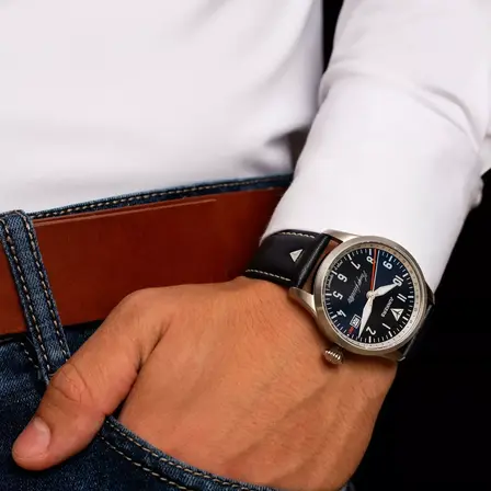 Hugo Junkers GMT Fliegeruhr GMT Automatik Farbe Blau 42mm verschraubte Krone