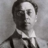 Kandinsky war Maler und Künstler des Expressionismus und bedeutender Meister am BAUHAUS. 
Er besaß eine außergewöhnliche bildnerische Intelligenz und hatte ein ausgeprägtes Empfinden für Farbe und Form. Seine Theorie von Farbe und Form ist untrennbar mit dem BAUHAUS verbunden. Ein jeder kennt die Grundformen und Farben: Blau – Kreis, Rot – Quadrat,  Gelb – Dreieck  Wassily Kandinsky
