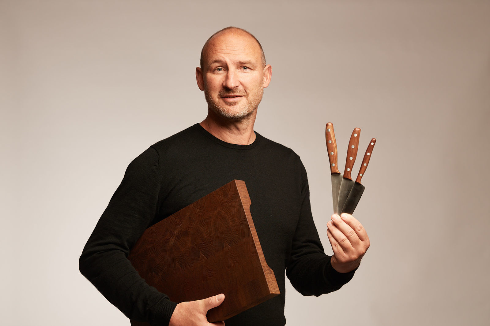 Bis heute überzeugen uns die Solinger Messer aus nicht rostfreiem Kohlenstoffstahl.