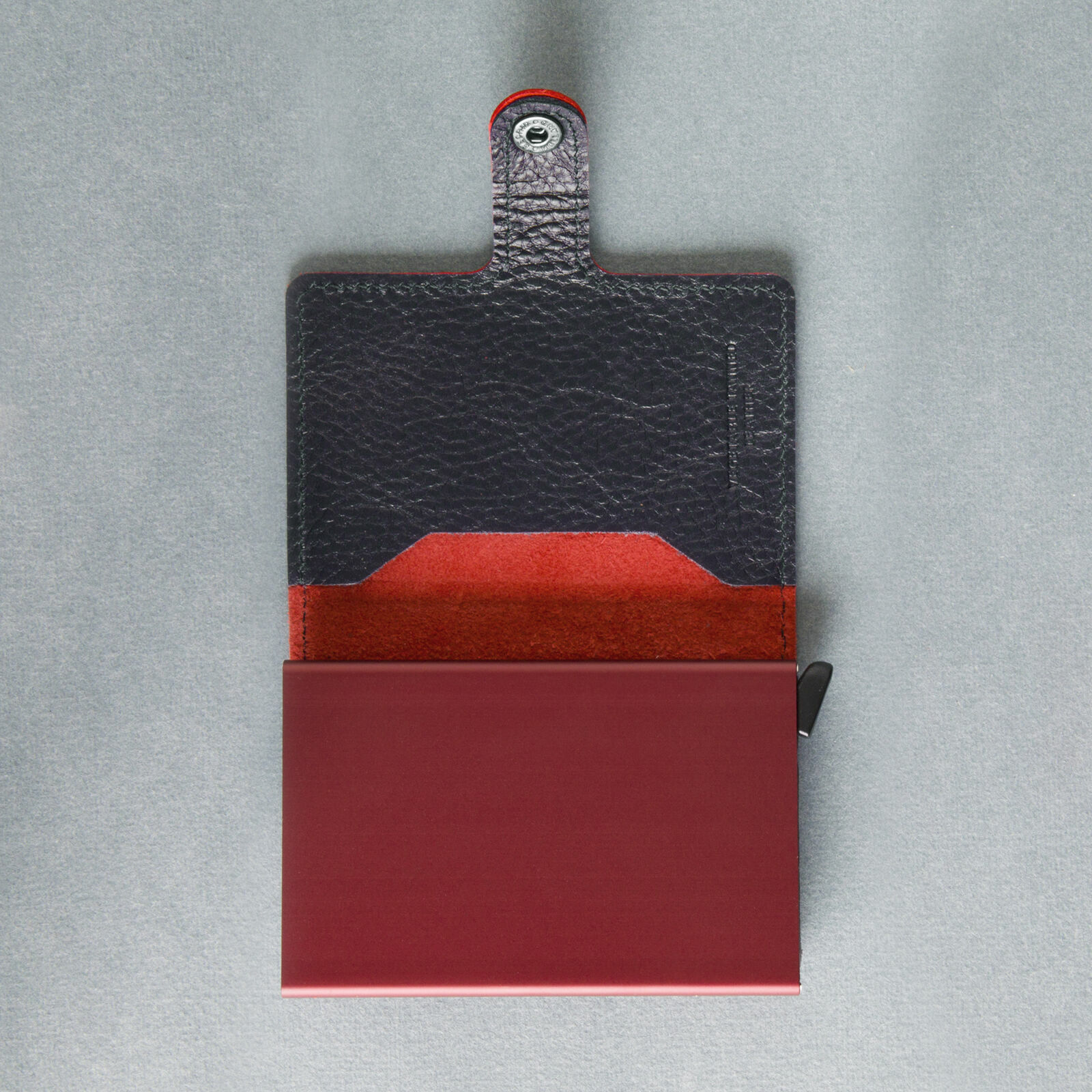 Secrid Miniwallet, rot, aufgeklappt