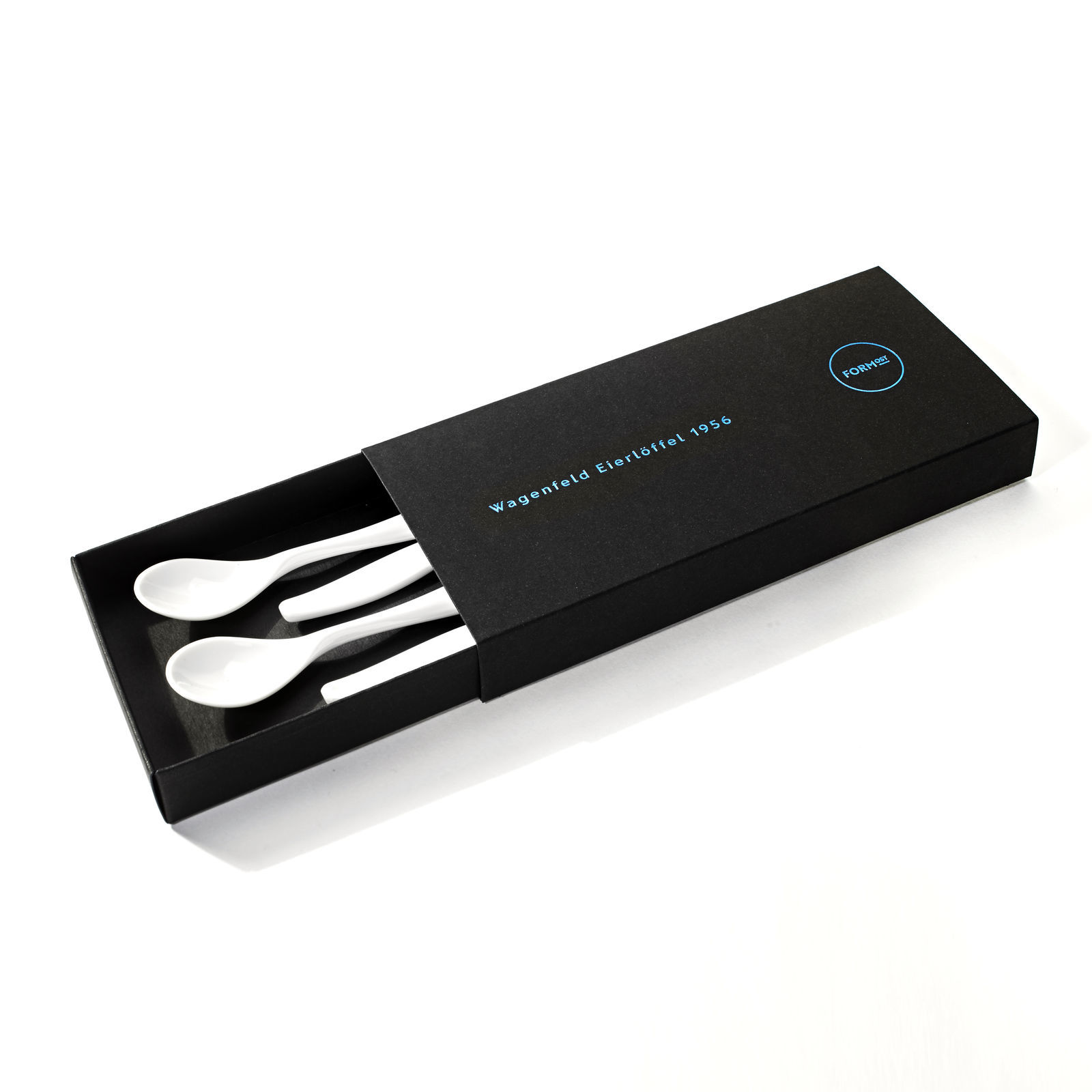 Das erste Bordgeschirr der Lufthansa geht auf die Entwürfe des Bauhaus Designers Wilhelm Wagenfeld zurück.