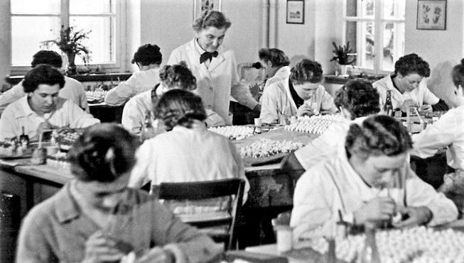 Jedes Engelchen wird mit Liebe zum Detail gefertigt.