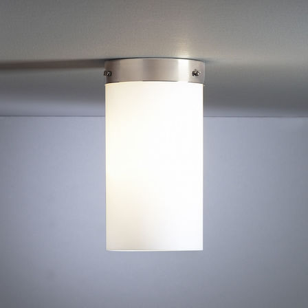 Diese Deckenleuchte DMB31 von Marianne Brandt entstand im Bauhaus Dessau und wurde schon 1928 in Serie hergestellt