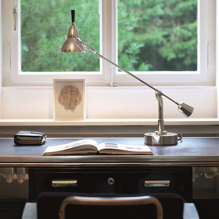 SChreibtischleuchte mit Gelenkarm