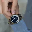 Flieger GMT Automatik Pilotenuhr Automatik Farbe blau 42 mm Lederarmband Saphirglas verschraubte Krone Ref. 966.01.01